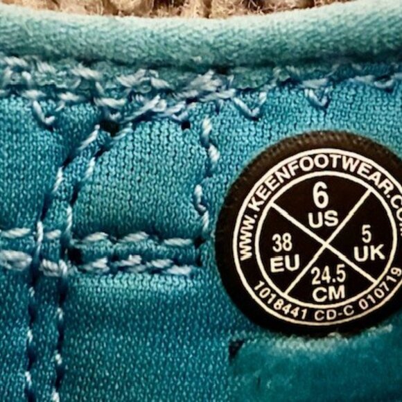 Keen Men's size 6 Water Shoes - Picture 2 of 3